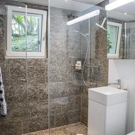Familienwohnung Epomeo Apartment Surlej